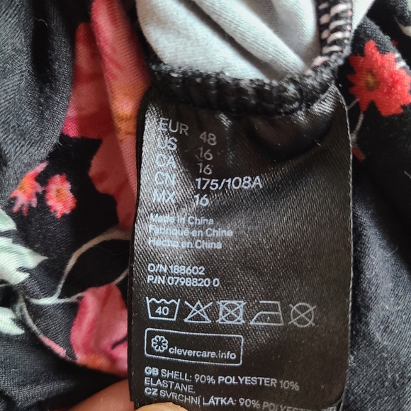 H&M Ruffled Floral Wrap Dress - Picture 4 of 4